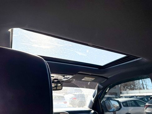 Used 2021 Toyota Tacoma TRD Off-Road w/ TRD Premium Off Road Package image 8