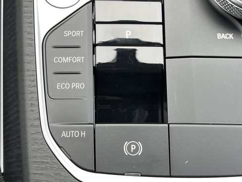 New 2026 BMW 330i 330i w/ M Sport Package image 9