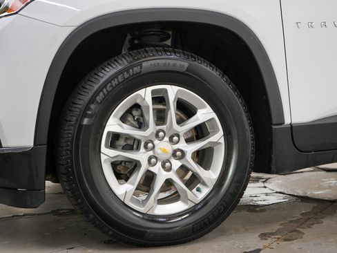 Used 2021 Chevrolet Traverse LT w/ LPO, Floor Liner Package AWD/4WD image 31