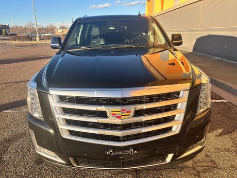 Used 2016 Cadillac Escalade ESV Luxury image 7
