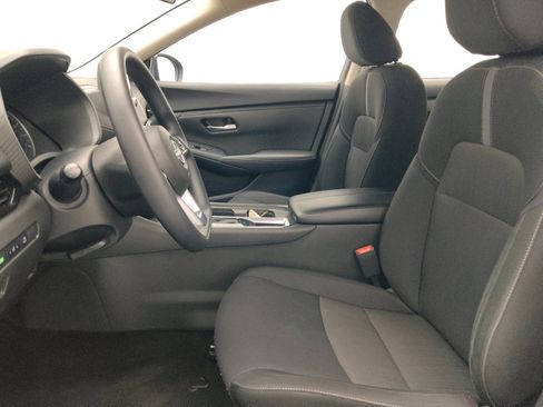 Used 2025 Nissan Sentra SV FWD image 17