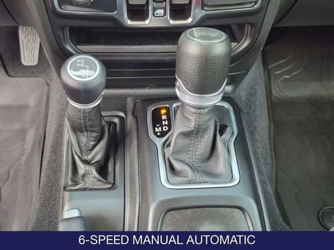 Used 2022 Jeep Wrangler Unlimited Sport AWD/4WD image 16
