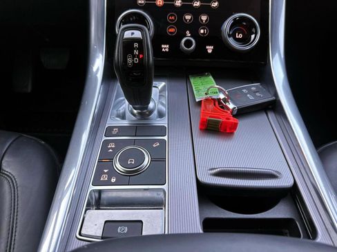 Used 2018 Land Rover Range Rover Sport HSE image 27