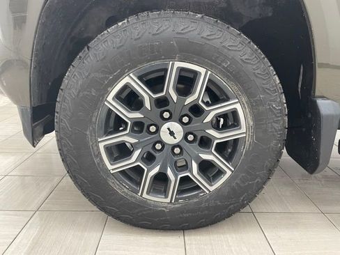 Certified 2023 Chevrolet Colorado Z71 w/ Z71 Convenience Package 2 image 9