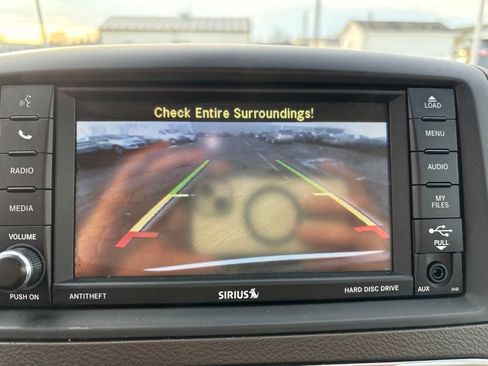 Used 2015 Chrysler Town & Country Touring-L w/ Driver Convenience Group image 24