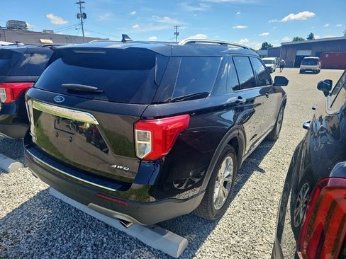 Used 2021 Ford Explorer Limited w/ Equipment Group 301A AWD/4WD image 8