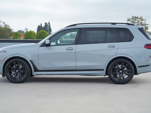 New 2027 BMW X7 xDrive40i w/ M Sport Package AWD/4WD image 4