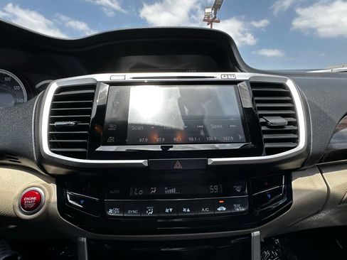 Used 2017 Honda Accord EX-L image 33