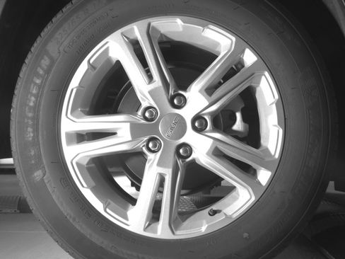 Used 2024 GMC Terrain SLE FWD image 15