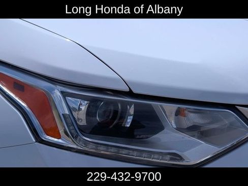Used 2021 Chevrolet Traverse LT FWD image 6