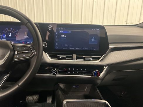 Certified 2025 Chevrolet Equinox LT image 14