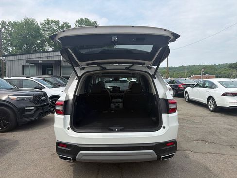 Used 2023 Honda Pilot Elite image 11