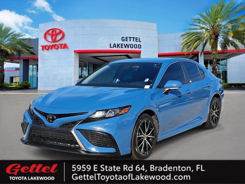 Certified 2024 Toyota Camry SE image 1