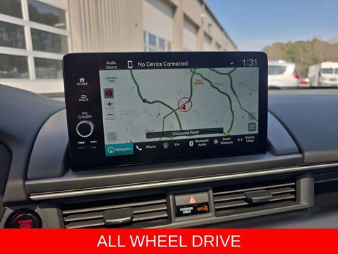 Used 2024 Honda Pilot Touring image 23