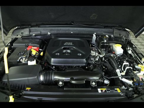 Used 2022 Jeep Wrangler Unlimited Sport AWD/4WD image 17