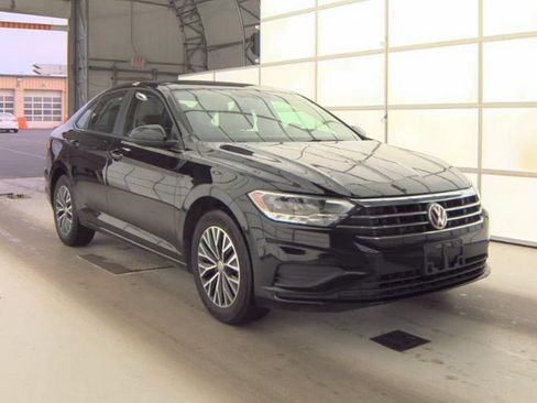 Used 2019 Volkswagen Jetta SE FWD image 4