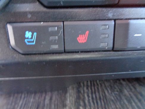 Used 2020 Ford F250 Lariat w/ Chrome Package image 48