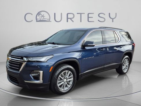 Used 2023 Chevrolet Traverse LT FWD image 1