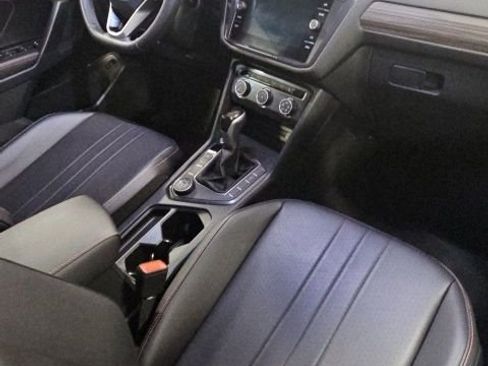 Used 2024 Volkswagen Tiguan Wolfsburg Edition image 42