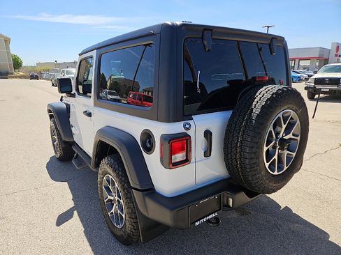 Used 2026 Jeep Wrangler Willys image 3