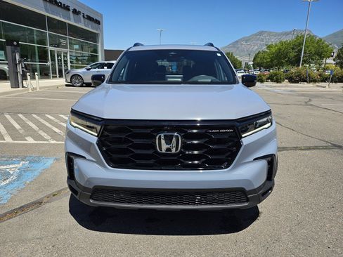 Used 2025 Honda Pilot Black Edition image 2