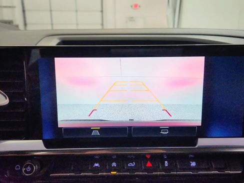 Used 2022 Chevrolet Silverado 1500 LT image 30