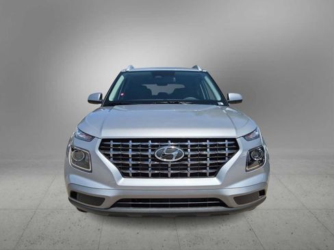 New 2026 Hyundai Venue SEL FWD image 3