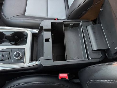 Certified 2023 Ford Explorer XLT w/ Equipment Group 202A AWD/4WD image 22