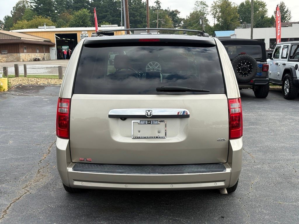Used 2008 Dodge Grand Caravan SXT FWD image 4