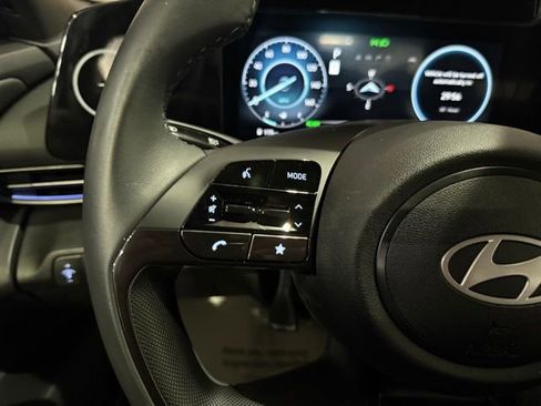 New 2025 Hyundai Elantra SEL image 15