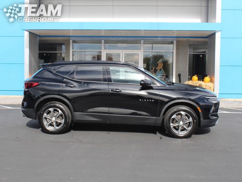 Certified 2023 Chevrolet Blazer LT w/ Convenience Package image 3