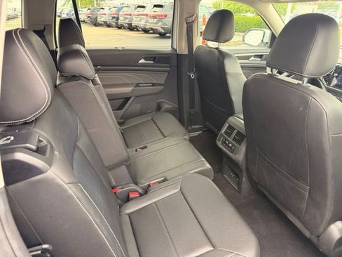 Certified 2023 Volkswagen Atlas SE w/ Panoramic Sunroof Package AWD/4WD image 17