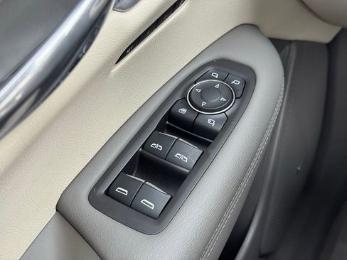 Used 2023 Cadillac XT6 Premium Luxury image 31