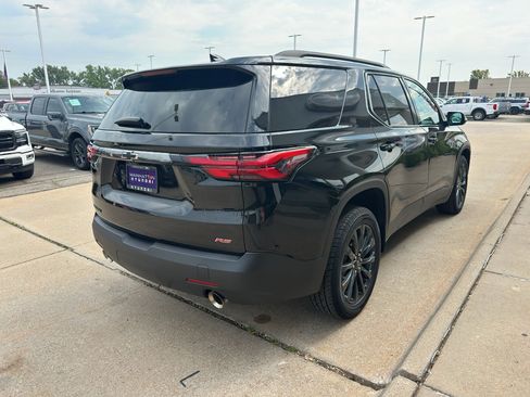 Used 2023 Chevrolet Traverse RS FWD image 8