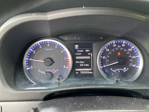 Used 2019 Toyota Highlander LE image 12