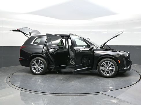 Certified 2025 Cadillac XT6 Premium Luxury w/ Platinum Package AWD/4WD image 48
