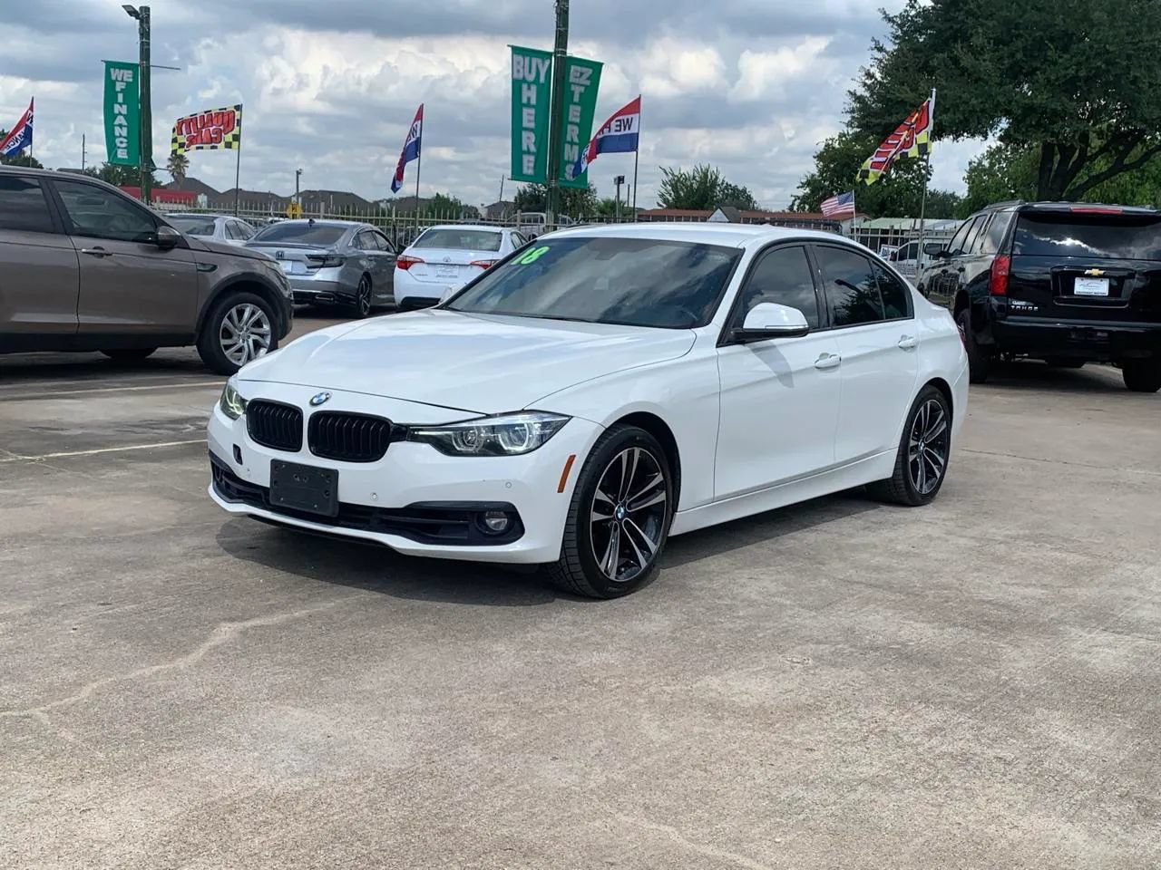 Used 2018 BMW 330i Sedan w/ Shadow Sport Edition RWD image 4