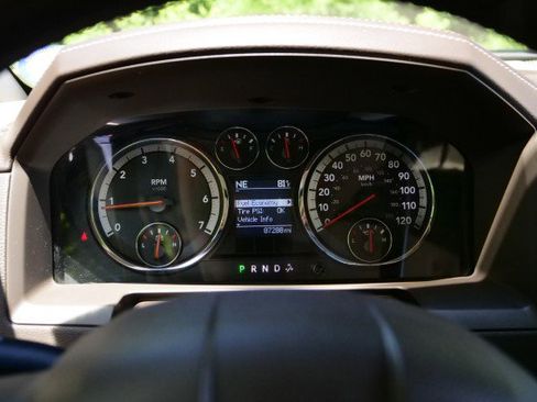 Used 2011 RAM 1500 Laramie AWD/4WD image 7