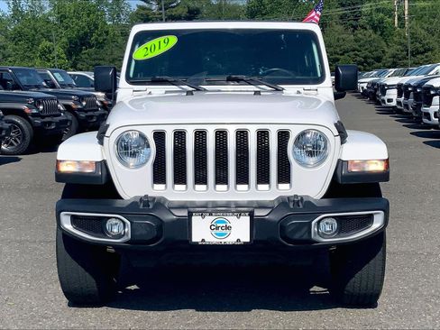 Used 2019 Jeep Wrangler Unlimited Sahara w/ Safety Group AWD/4WD image 3