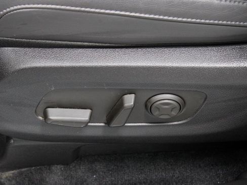Used 2025 Kia Carnival SX FWD image 27