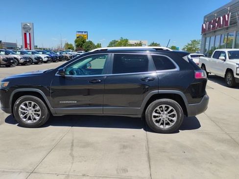 Used 2019 Jeep Cherokee Latitude Plus AWD/4WD image 8