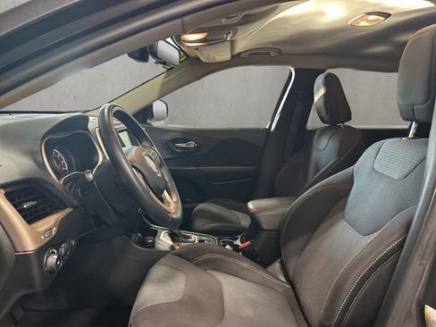 Used 2015 Jeep Cherokee Latitude w/ Comfort/Convenience Group AWD/4WD image 33