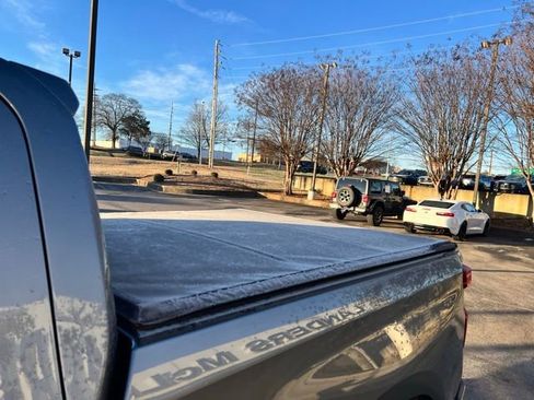 Used 2022 Chevrolet Silverado 1500 LTZ image 12