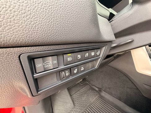 Used 2025 Toyota Sequoia Limited w/ Tow Technology Package AWD/4WD image 14