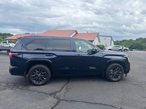 Used 2024 Toyota Sequoia Platinum AWD/4WD image 11