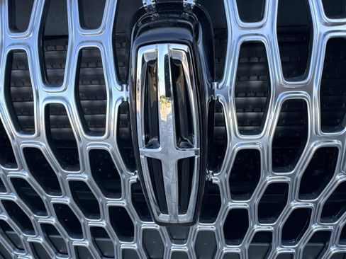 New 2026 Lincoln Corsair Premiere FWD image 8