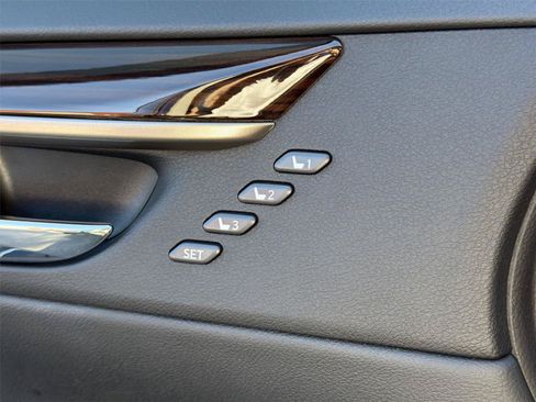 Used 2016 Lexus ES 350 w/ Navigation System Package FWD image 40