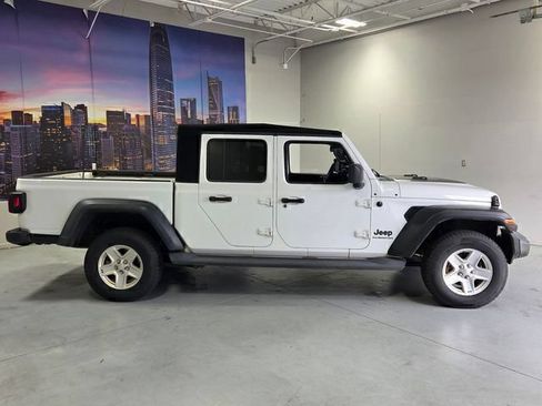 Used 2020 Jeep Gladiator Sport w/ Quick Order Package 23S AWD/4WD image 13