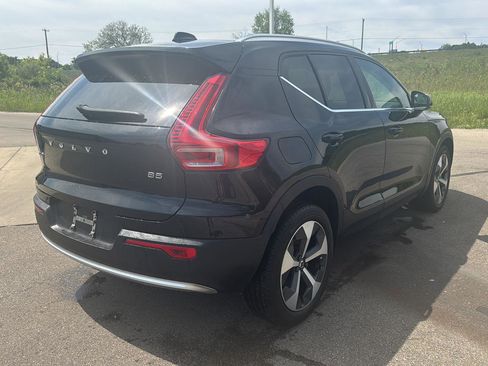 Used 2023 Volvo XC40 B5 Plus w/ Climate Package AWD/4WD image 5