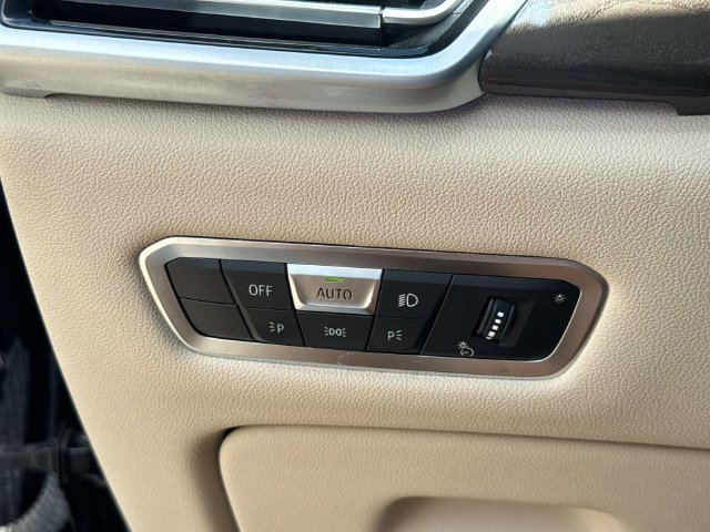Used 2022 BMW X5 sDrive40i w/ Premium Package RWD image 27